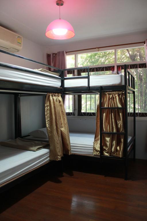 Baan Park Raak Backpacker Hostel チエンマイ エクステリア 写真