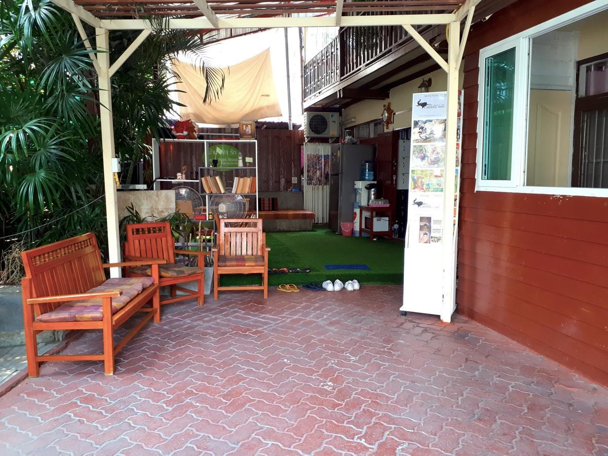 Baan Park Raak Backpacker Hostel チエンマイ エクステリア 写真