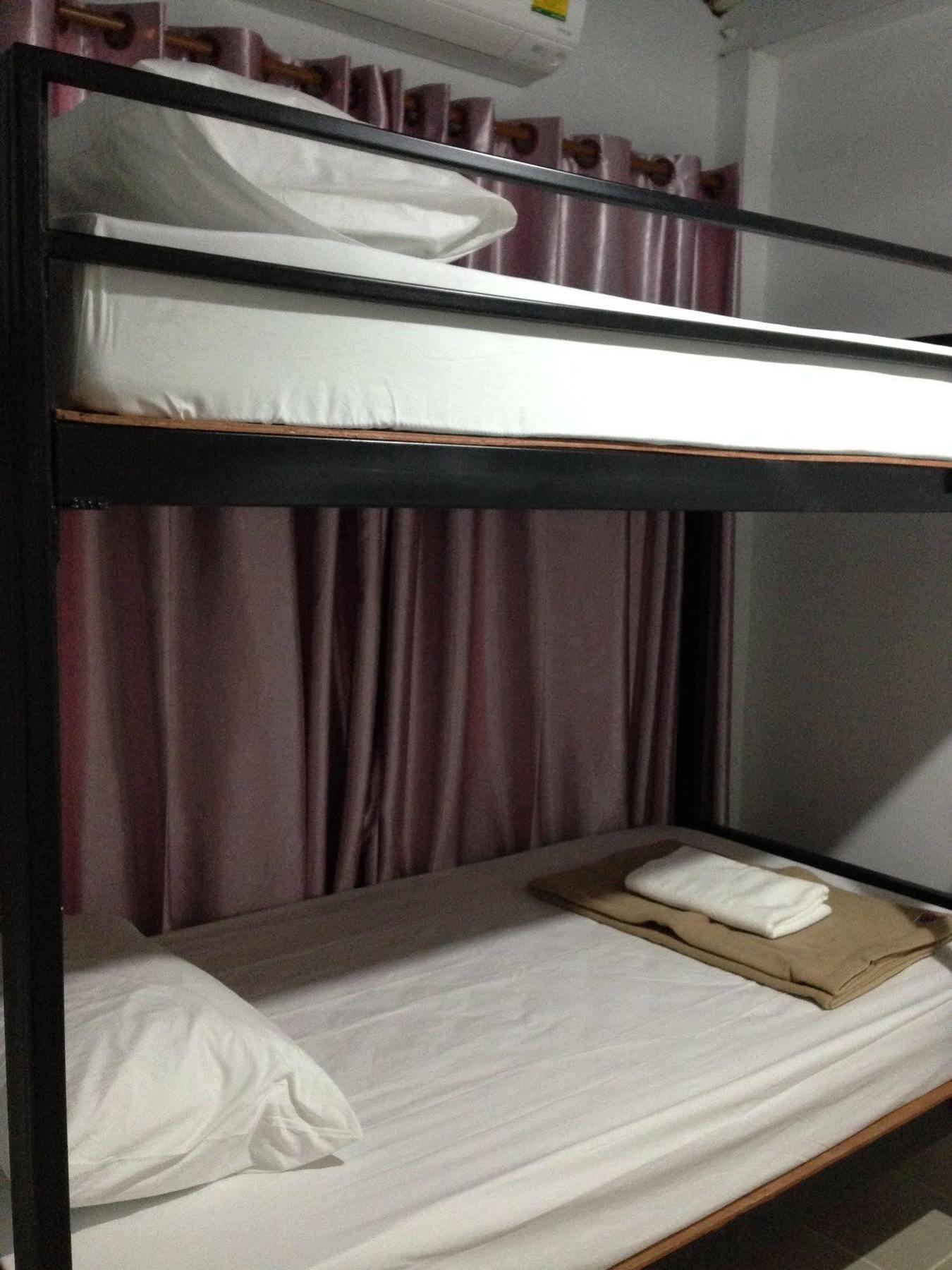 Baan Park Raak Backpacker Hostel チエンマイ エクステリア 写真